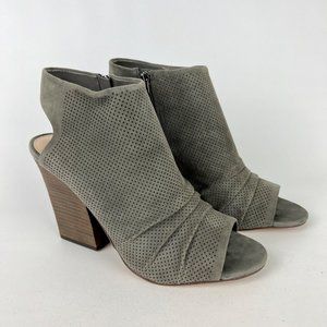 Vince Camuto Womens Kentvi Gray Suede Peep Toe Sandal Bootie Block Heel size 10